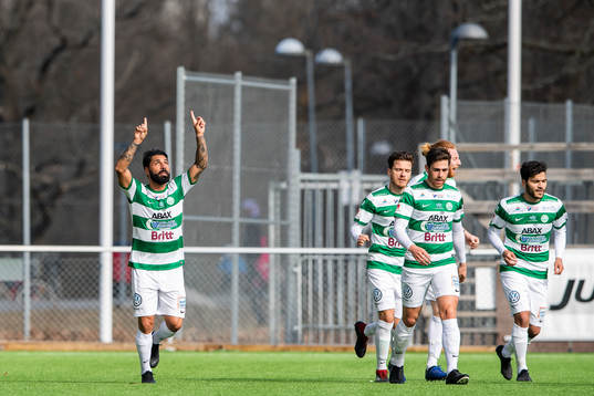 Västerås Stefan Batan jublar efter 0-1-målet