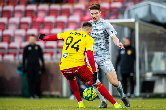 Degerfors Marcus Astvald och Syrianskas Samjl Suljevic