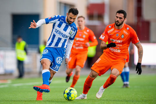 IFK Göteborgs André Calisir och AFC Eskilstunas Denni