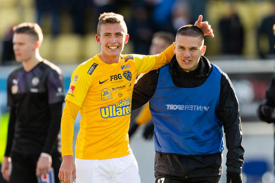 Falkenbergs John Björkengren och Edi Sylisufaj jublar