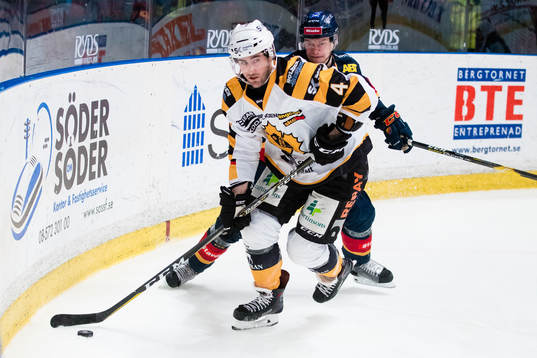 Skellefteås Bud Holloway oc Djurgårdens Jesper Pettersson