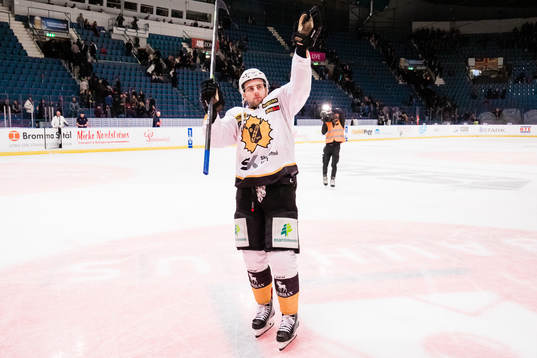 Skellefteås Joakim Lindström jublar