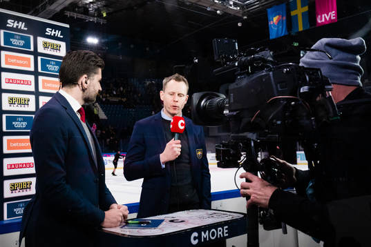 Djurgårdens tränare Robert Ohlsson i Cmores TV-studio
