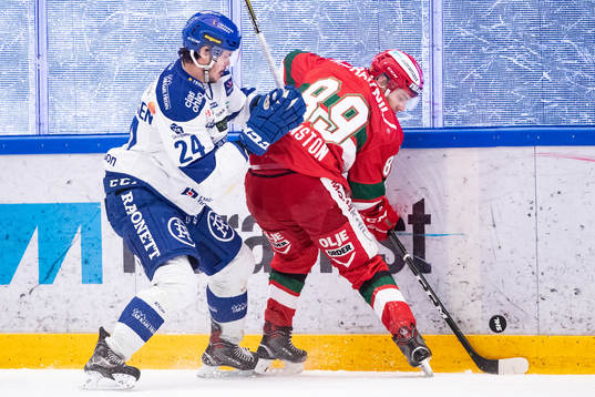 Leksands Thomas Valkvæ Olsen  och Moras Ryan Johnston