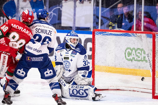 1-0 bakom Leksands målvakt Axel Brage och Kevin Schulze