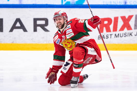 Moras Oskar Svanlund jublar