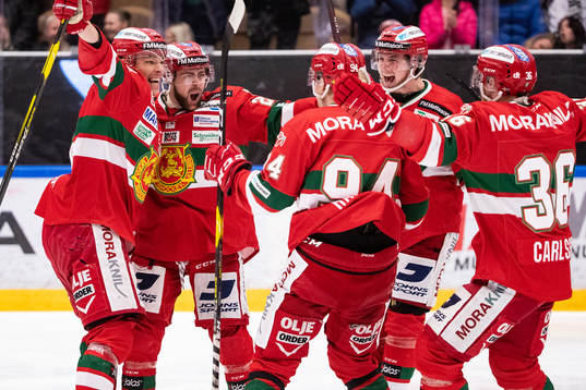 Moras Oskar Svanlund jublar