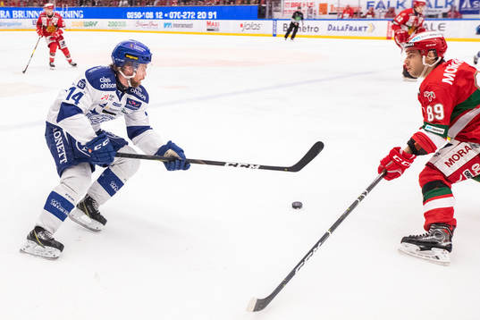 Leksands Oskar Lang och Moras ´Ryan Johnston