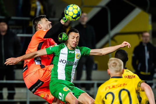 Elfsborgs målvakt Kevin Stuhr Ellegaard och Hammarbys