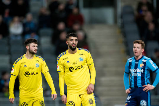 Sundsvalls Jonathan Tamimi Syberg och Omar Eddahri bredvid