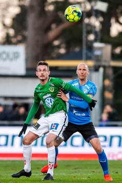 Jönköpings Daryl Smylie och Halmstads Andreas Johansson