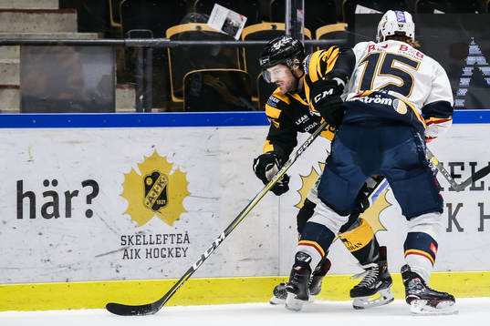 Skellefteås Bud Holloway och Djurgårdens Jakob Lilja
