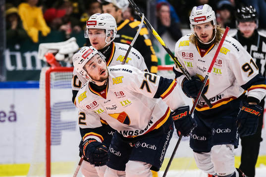 Djurgårdens Emil Bemström jublar