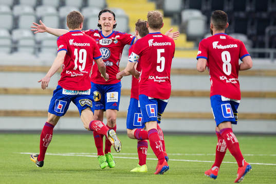 Östers Mattias Pavic jublar efter 0-1