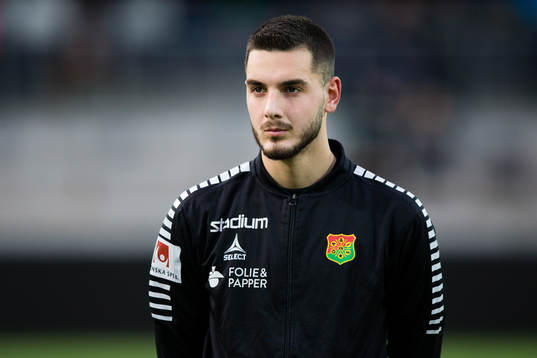 GAIS målvakt Marko Johansson på line up innan