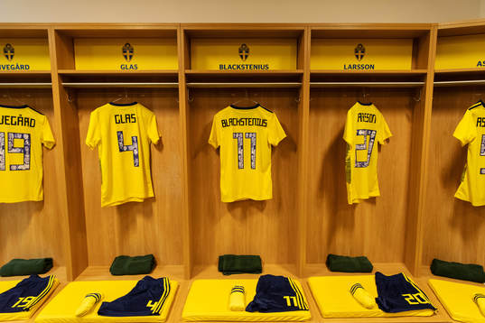 Jerseys of Anna Anvegård, Hanna Glas, Stina Blackstenius,