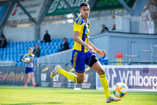 Eskilsminnes Samuel Aziz