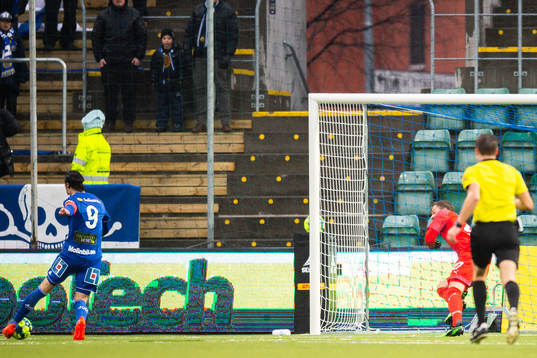 Sundsvalls Linus Hallenius gör 2-1