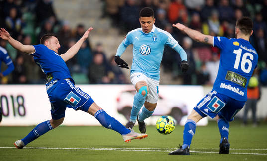 Sundsvalls Alexander Blomqvist och Malmö FFs Romain Gall