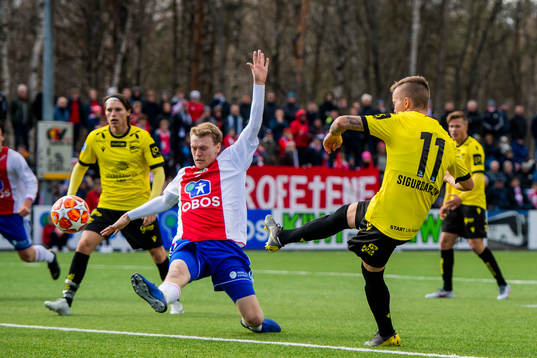 Aron Sigurdarson of Start scores 0-1