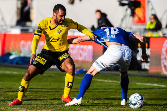 Alex Dyer of Lillestrøm and Olaus Jair Skarsem of Ranheim 