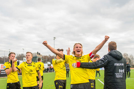 Erlend Segberg of Start celebrates