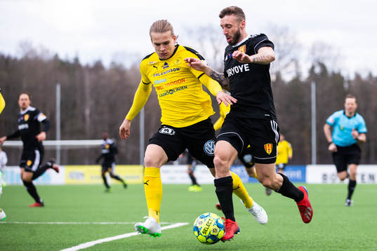 Frejs Amadeus Sögaard och Syrianskas Andrew Michael Stadler