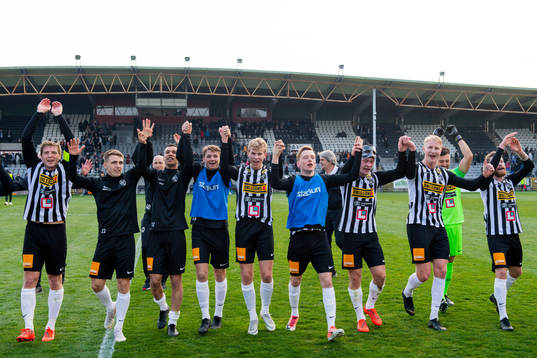 Landskronas spelare jublar