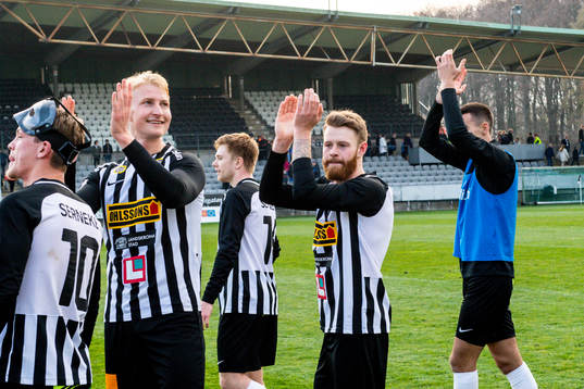 Landskronas Jesper Lernesjö och Viktor Wihlstrand  jublar