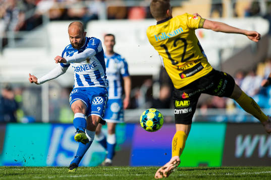 IFK Göteborgs Robin Söder skjuter ett skott