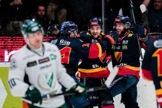 Djurgårdens Emil Bemström jublar