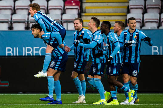 Djurgårdens Aslak Witry jublar med Astrit Ajdarevic
