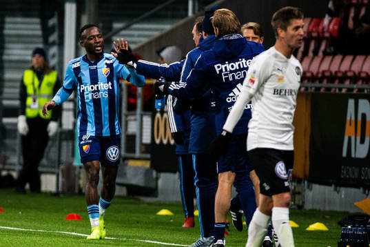 Djurgårdens Mohamed Buya Turay jublar med Astrit Ajdarevic efter 0-2