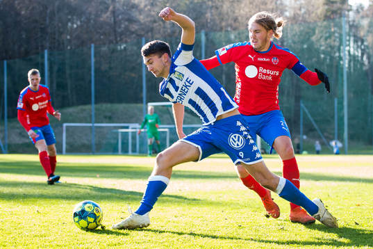 IFK Göteborgs Måns Saebbö och Helsingborgs Charlie