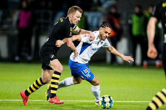 s Sebastian Larsson och IFK Norrköpings Alexander Jakobsen