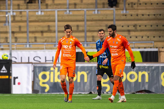 AFC Eskilstunas Adi Nalic och Denni Avdic jublar
