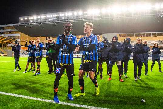 Sirius Mohammed Saeid och Elias Andersson jublar