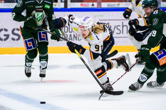 Djurgårdens Axel Jonsson Fjällby och Färjestads Linus