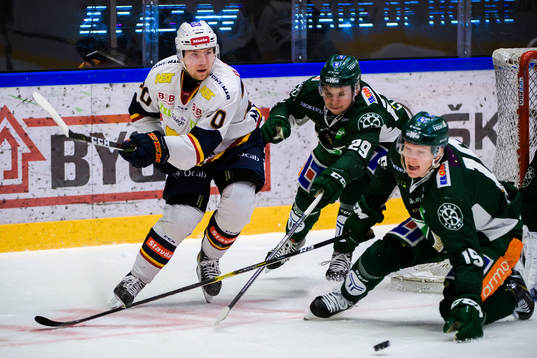 Djurgårdens Marcus Davidsson och Färjestads Oskar Steen