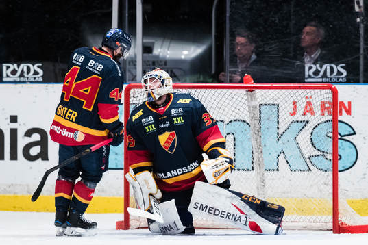 Djurgårdens Mattias Guter och målvakt Adam Reideborn