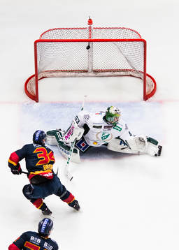 Djurgårdens Daniel Brodin gör 3-0 bakom Färjestads