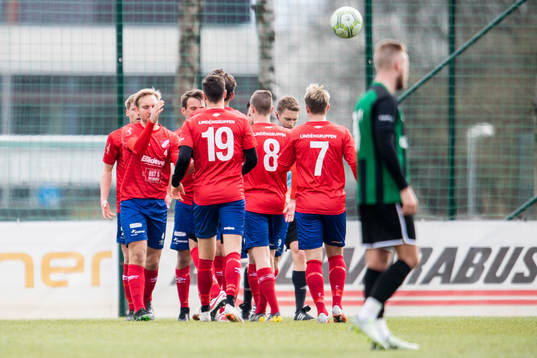 Höganäs spelare jublar