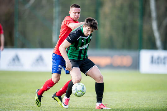 Högaborgs Bleron Zekaj och Höganäs Martin Ndreca