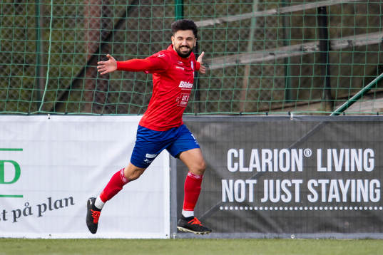 Höganäs Radwan Shaker jublar