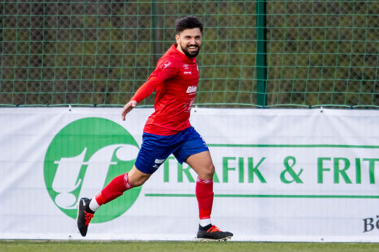 Höganäs Radwan Shaker jublar