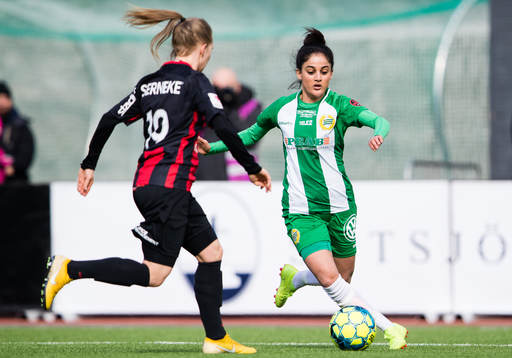 Brommapojkarnas Emelie Eriksson och Hammarbys Lawlaw Nazeri