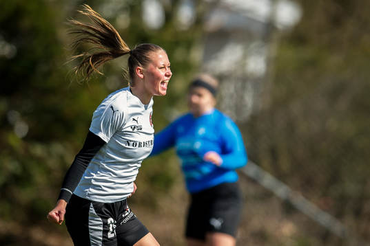 Hittarps Isabelle Angel jublar