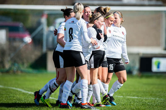 Hittarps spelare jublar