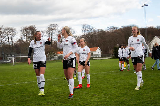 Hittarps Isabelle Angel, Anna Löfving, Evelina Eklund och Emilia Jönsson jublar