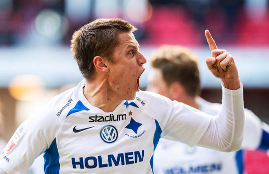 IFK Norrköpings Simon Thern jublar